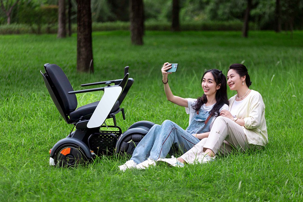 SCIFFTO Electric Wheelchair
